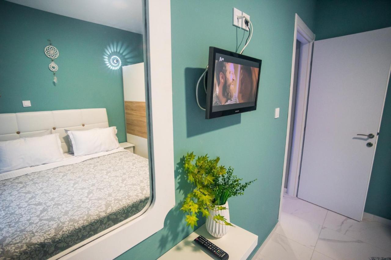 Diamond Lux Apartment PalaiónTsiflíkion Buitenkant foto
