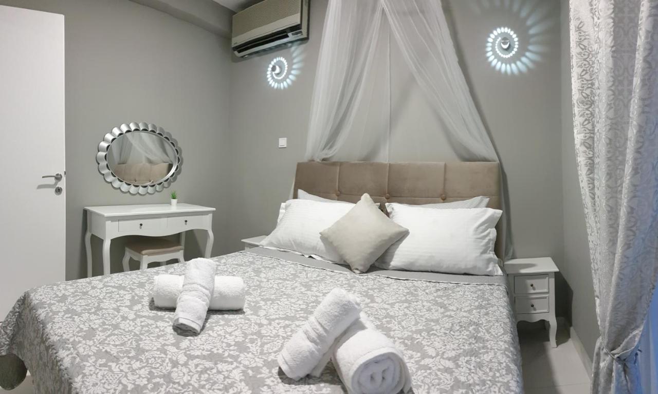 Diamond Lux Apartment PalaiónTsiflíkion Buitenkant foto