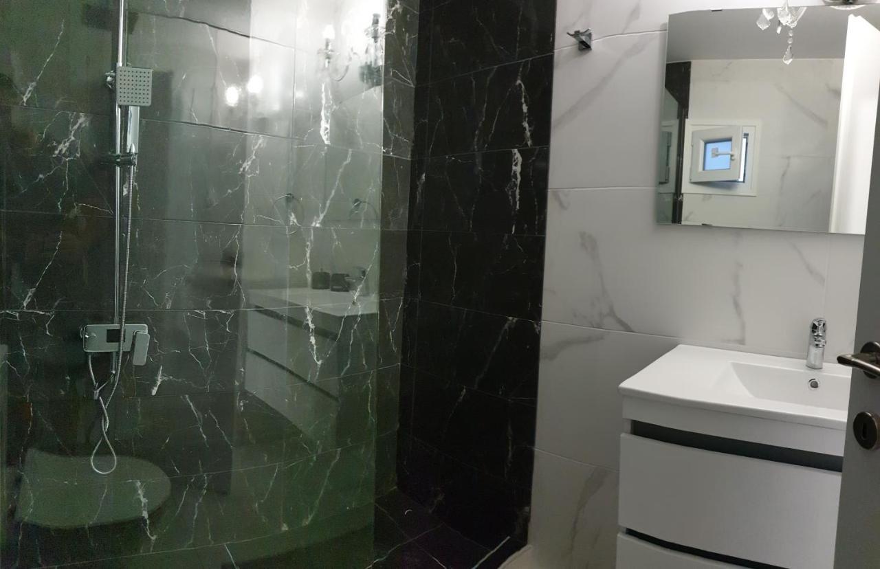 Diamond Lux Apartment PalaiónTsiflíkion Buitenkant foto