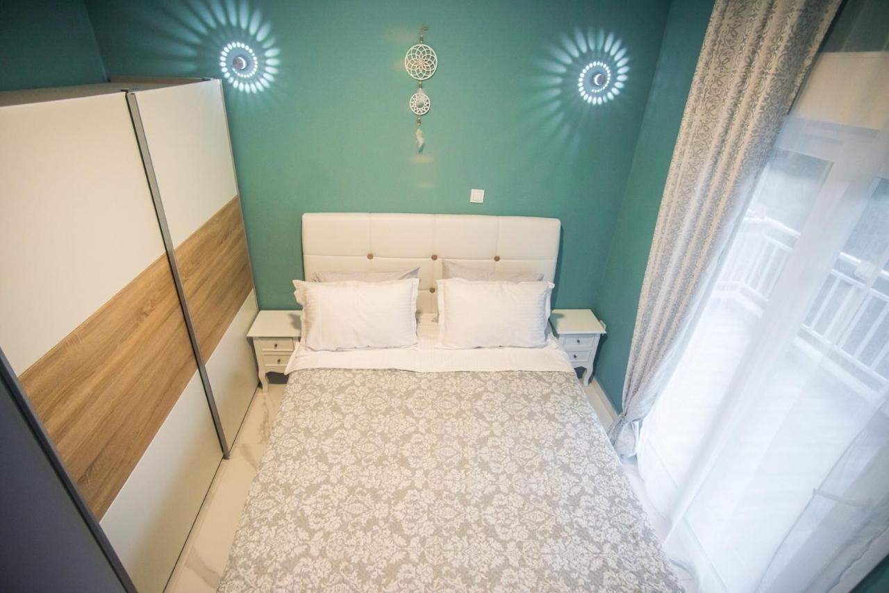 Diamond Lux Apartment PalaiónTsiflíkion Buitenkant foto